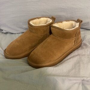 Woman’s UGGS